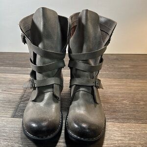 Diba gray leather boots woman’s size 7 (d174)